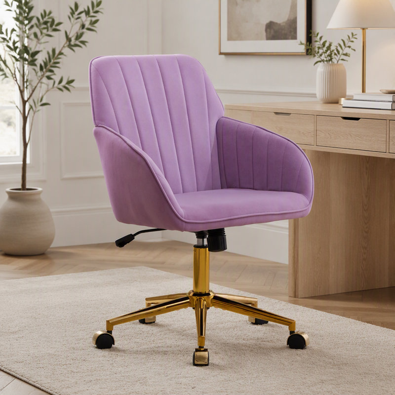 Chaise de bureau ergonomique réglable avec soutien lombaire, pivotant et assise en maille respirante pour un confort optimal même en position assise prolongée.