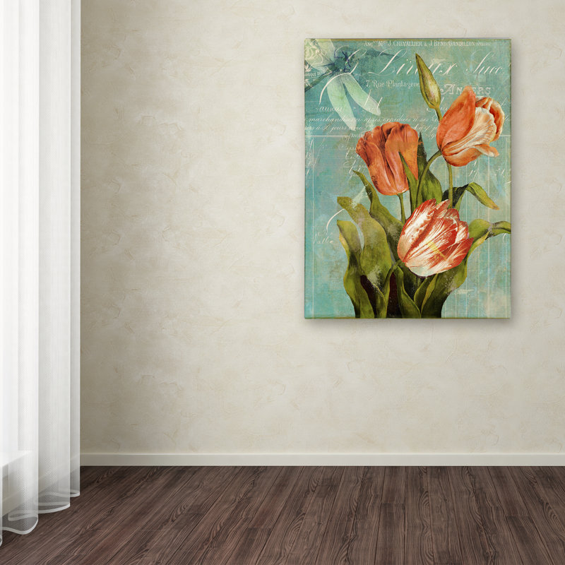 "Jadaya Tulips Ablaze III" par Color Bakery, impression sur toile tendue, H 47 po x l 35 po x P 2 po