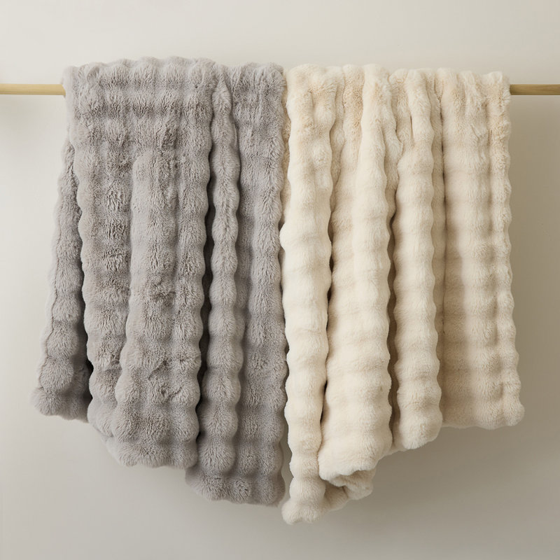 Bubble Cuddle Blanket, Light Gray