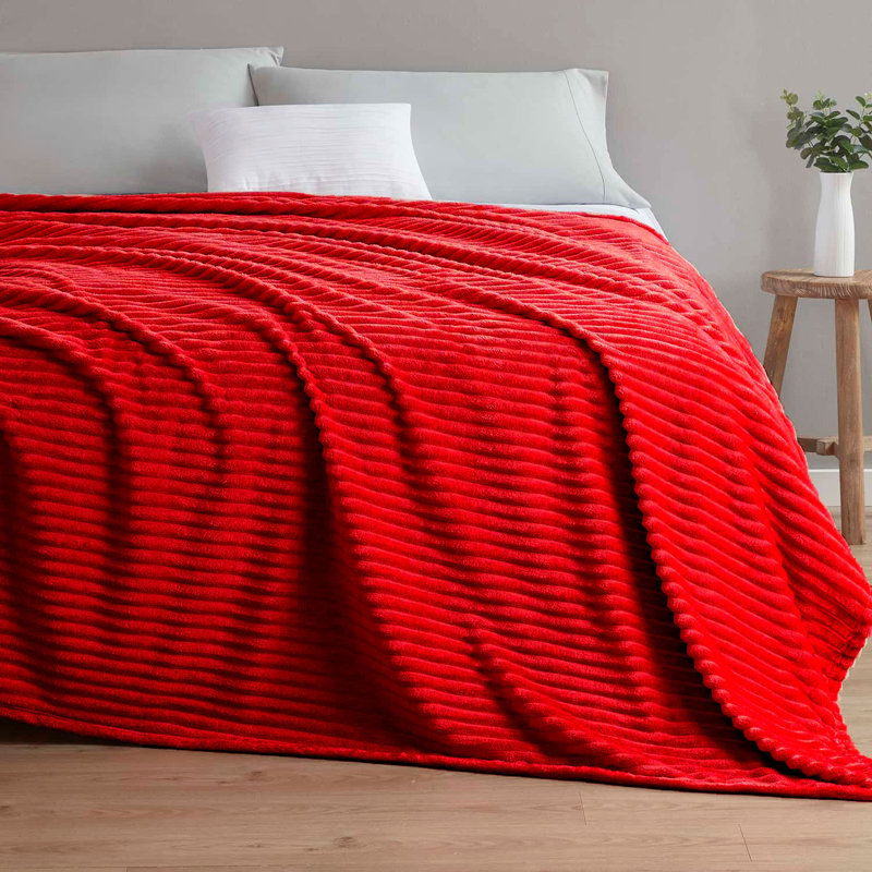 Jeté moelleux et moelleux Nestl, Jeté, Rouge cerise