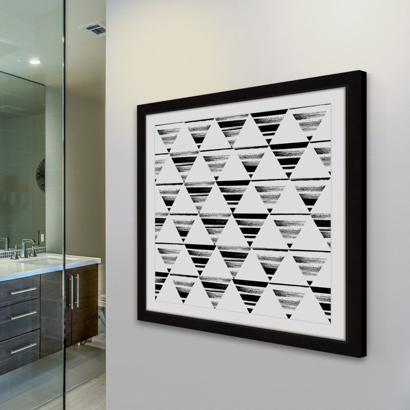 « triangle damier », reproduction d’art encadrée, H 32 po x l 32 po x P 1,5 po