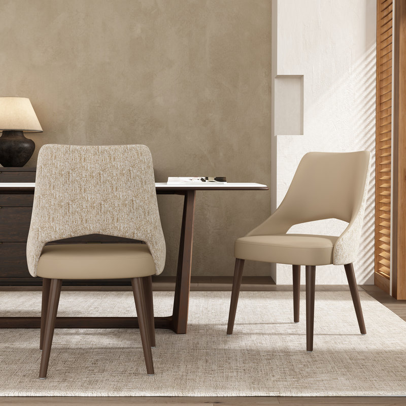 Chaise d'appoint de salle à manger rembourrée en bois massif et velours Liora, Café au lait
