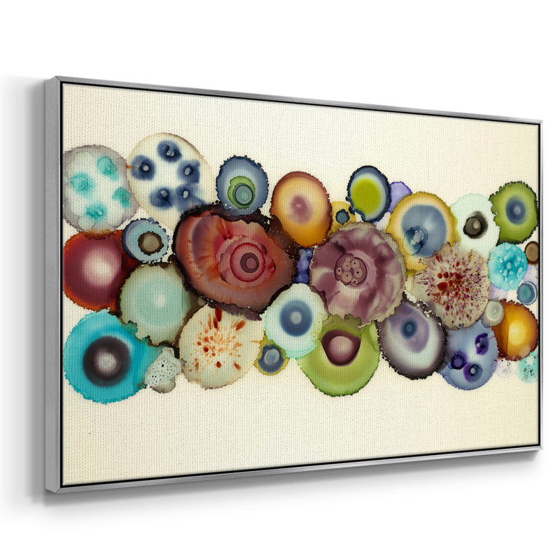Chemin rouge sur toile, Cadre flottant argent, H 25 po x l 17 po x P 2 po