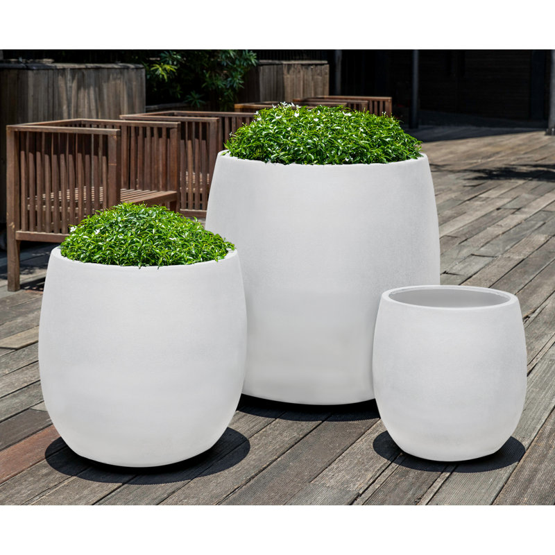 Guilford Planter, 29.5" H x 29.5" W x 29.5" D, Onyx Black Lite