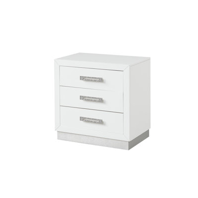 Table de chevet en bois blanc laiteux