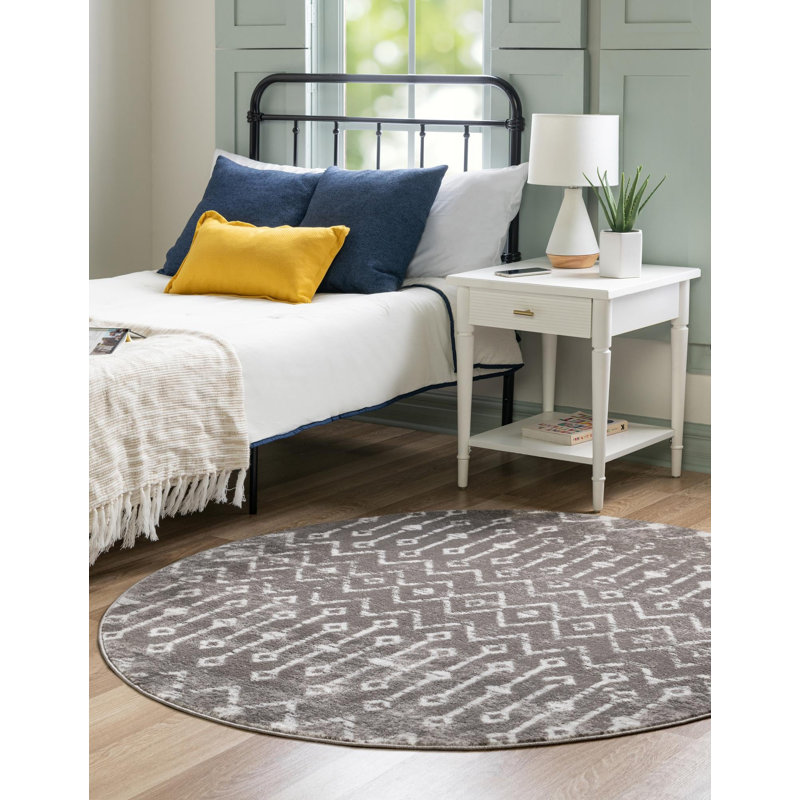 Amrjeet Geometric Indoor Rug, Round 5'3"