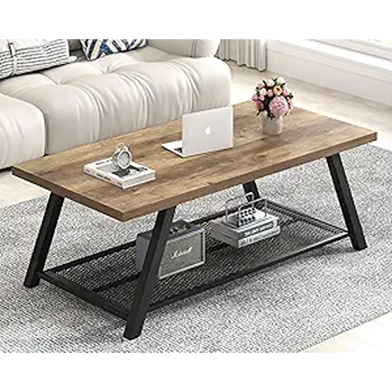 Table basse, centre moderne en bois rustique et centre en métal.
