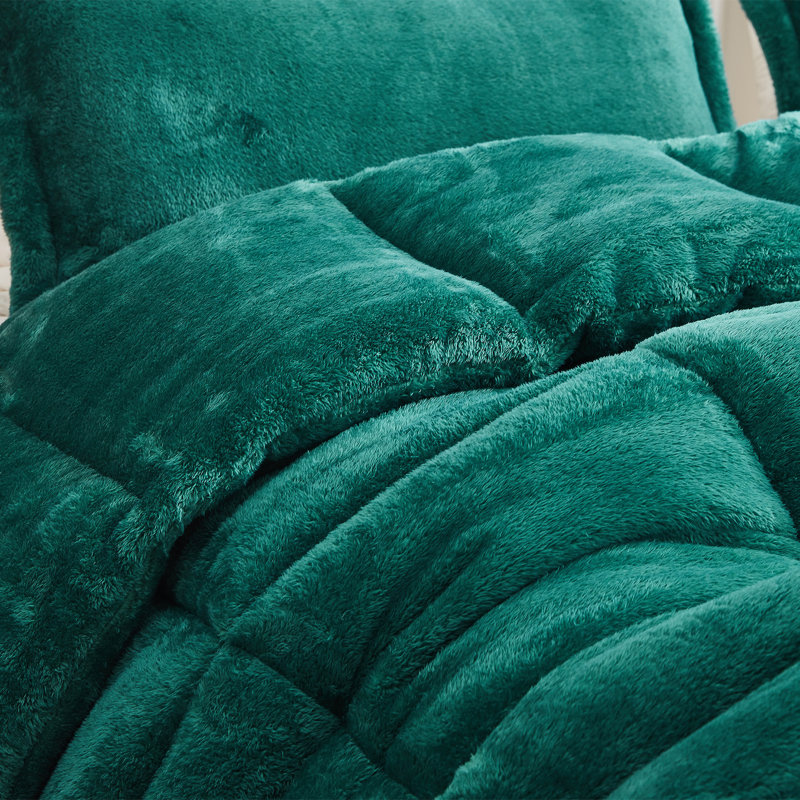 Thickest Comas My Comforter Ate Your Comforter Oversized Comforter Set, Green, King Comforter + 2 King Shams