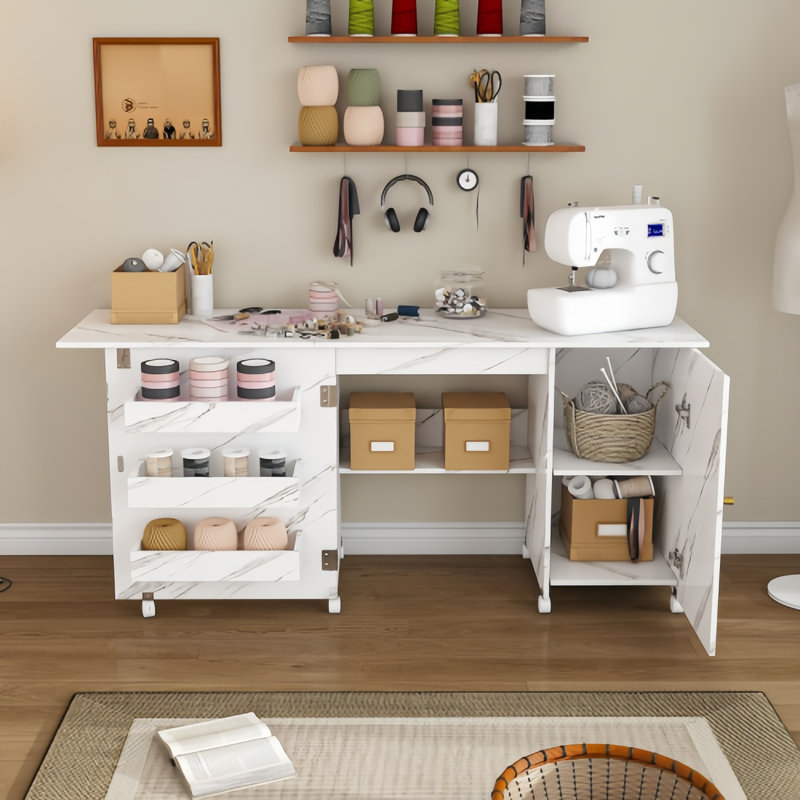 Table de machine à coudre pliable de 58 po avec roulettes verrouillables, station de bricolage avec plusieurs tablettes de rangement, bacs et armoire