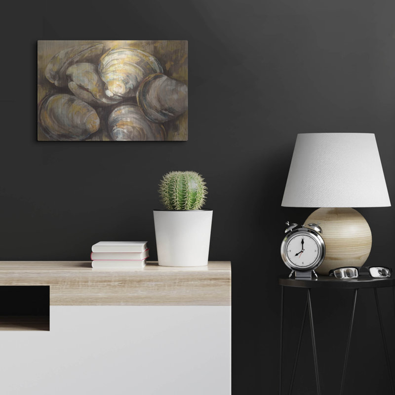 «The Gang Of Quahogs» par Jeanette Vertentes, H 16 po x l 24 po