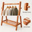Portant à vêtements robuste en bois de pin massif avec support inférieur en forme de A 31,95 x 17,77 x 62,45 po avec tablette inférieure et crochets latéraux pour la chambre à coucher et le couloir
