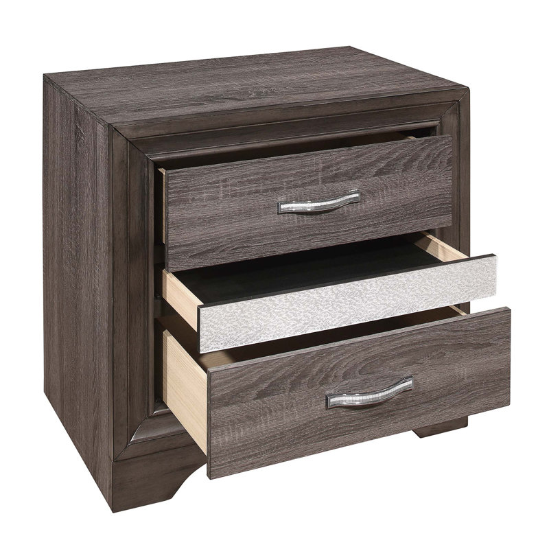 Table de chevet glamour à finition deux tons avec tiroir à bijoux caché et barre en chrome poli, parfaite pour les chambres modernes