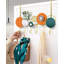 Porte-crochets moderne en métal au-dessus de la porte-112586636