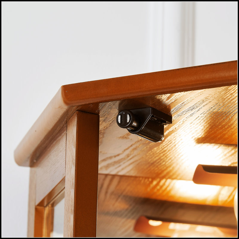 Vitrine de coin à 6 tablettes avec lumières, miroirs et tablettes réglables pour une décoration intérieure élégante, Chêne