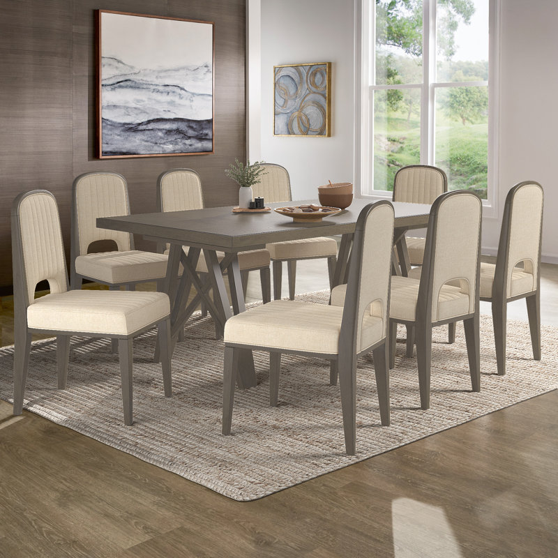 Ensemble de salle à manger extensible à finition en bois de 72 à 90 po Brogdon avec table et chaises en tissu crème, Gris