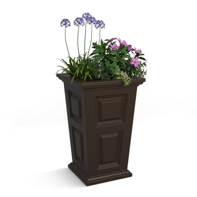 Siriana Self-Watering Resin Pot Planter
