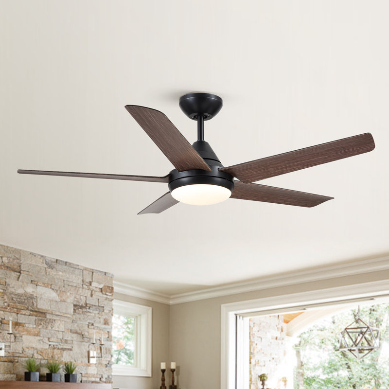 Ventilateur de plafond 48 pouces brun mat avec éclairage DEL, moteur industriel réversible à 5 vitesses CC avec 6 vitesses, télécommande et minuterie pour le salon, la salle d'étude et le bureau.