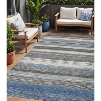 Tapis extérieur lavable rayé beige et taupe 5 pi x 8 pi bleu denim