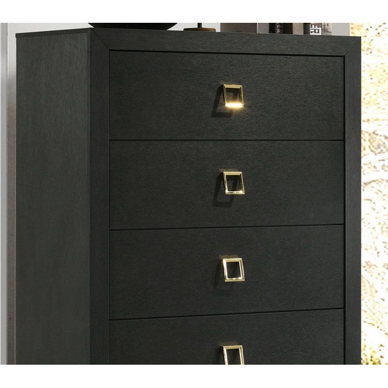 Commode de style moderne avec pieds en métal