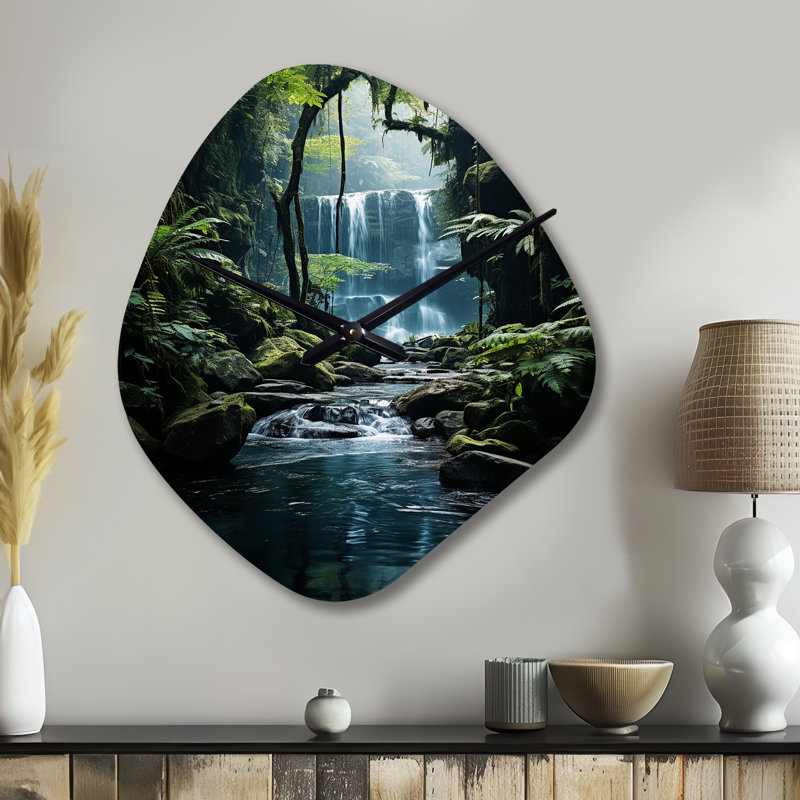 Akaki Waterfall Hidden Oasis I - Horloge murale asymétrique en métal, forme unique, Petit