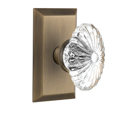 Plaque de studio avec bouton de porte ovale en cristal cannelé