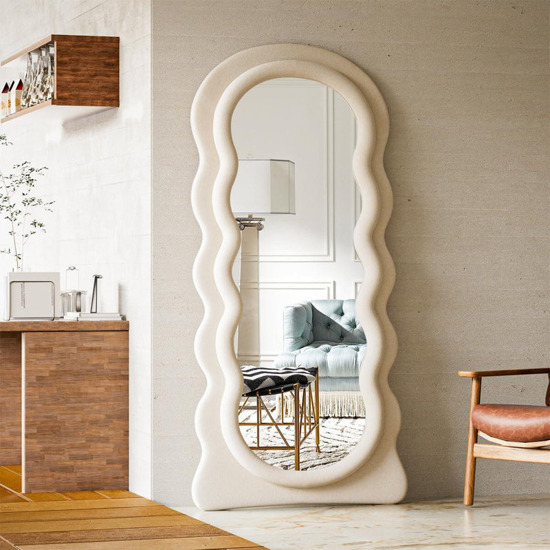 Miroir de sol surdimensionné en flanelle avec support Wavy-a Mirror