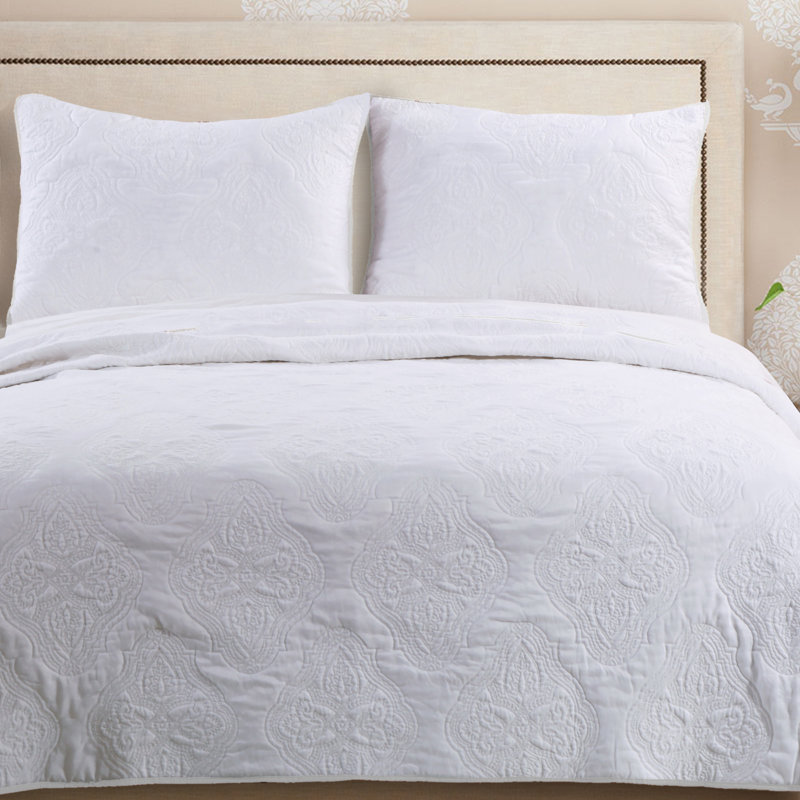 Cameo Solid Medallion Quilt Set, Twin/Twin XL Quilt + 1 Sham, Whisper White