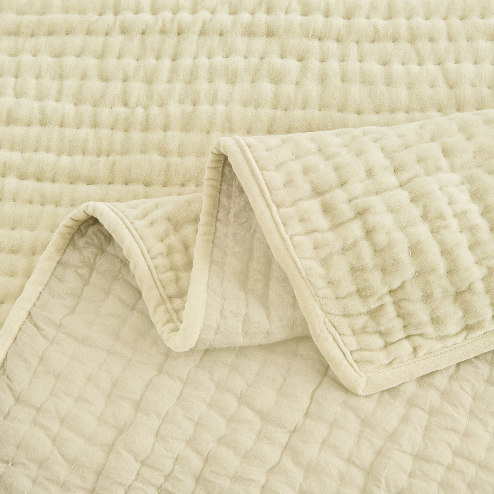 Chambord Cotton Quilt Set, King Quilt + 2 King Shams, Ivory