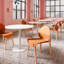 4 chaises d'intérieur tropicales orange avec des pieds en chêne rouge et un siège en polypropylène, une construction résistante aux égratignures, un grain de bois naturel massif, des joints renforcés pour un soutien lourd, des coussins souples de protection du sol,-872743219