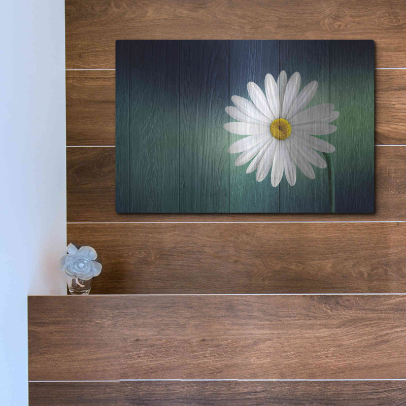 «Wood Series: A Daisy» par Bess Hamiti, H 12 po x l 16 po