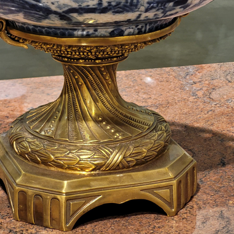 Porcelain Grand Round Trophy Vase With Bronze Blue Willow