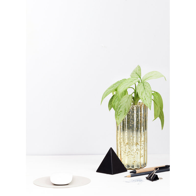 Vase de table en verre, H 8 po x l 4 po x P 4 po