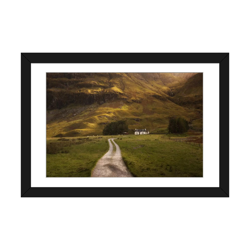 «Écosse I» par daniel Kordan, reproduction sur toile tendue, Papier d'art encadré noir, Blanc, H 24 po x l 32 po x P 1 po