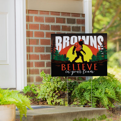Enseigne de cour Cleveland Browns, Bigfoot