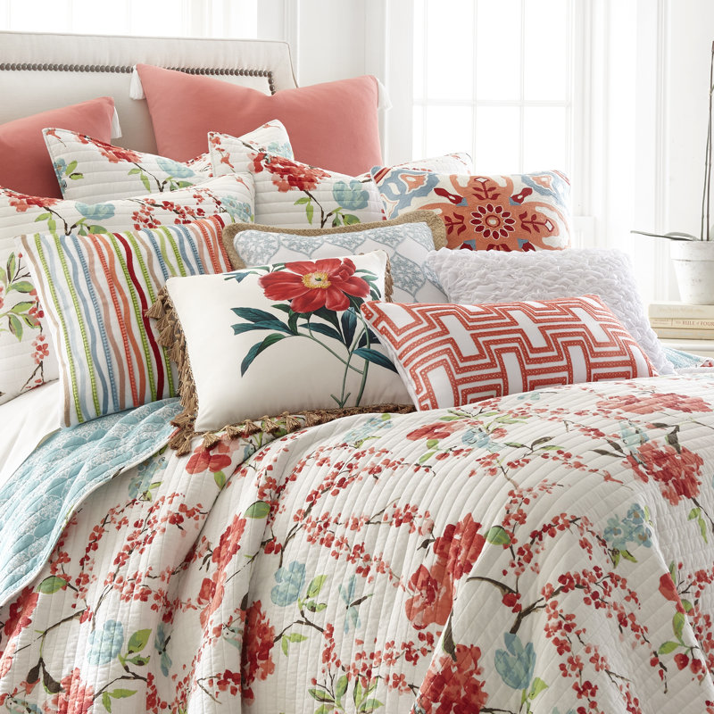 Simone Floral Quilt Set, Queen Quilt + 2 Shams