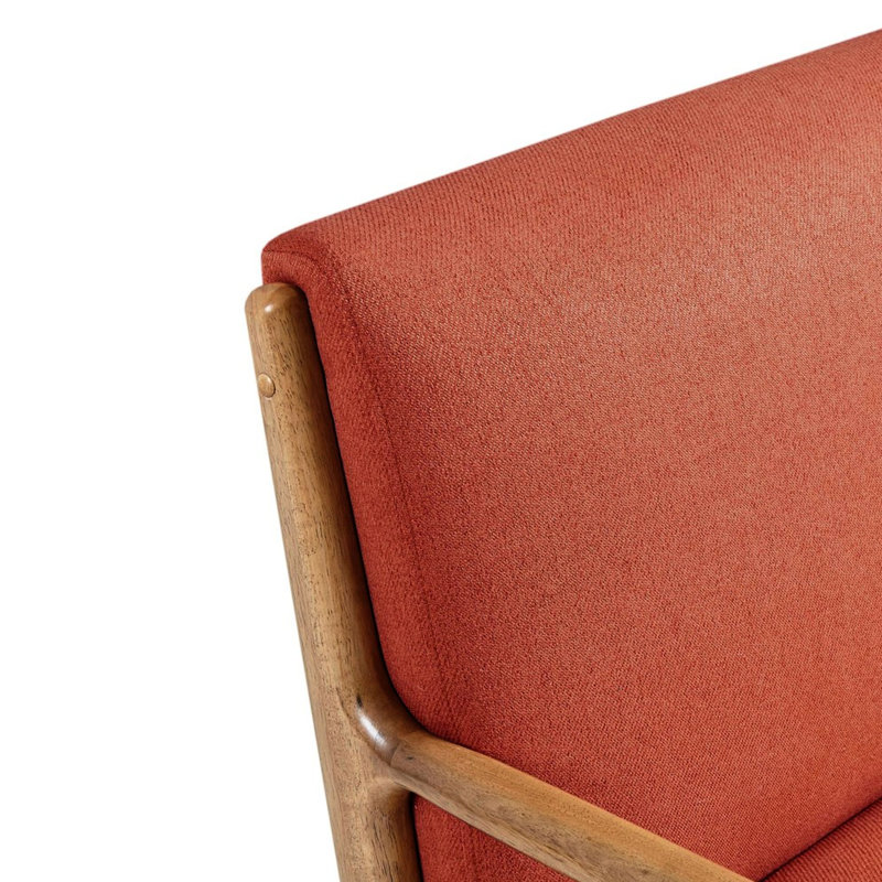 Chaise longue spacieuse avec cadre texturé en bois massif et siège rembourré en mousse d'inspiration Mid-Century, Spice