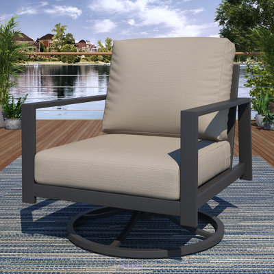 Chaise berçante d'extérieur en métal avec coussins Sunbrella® Townsend