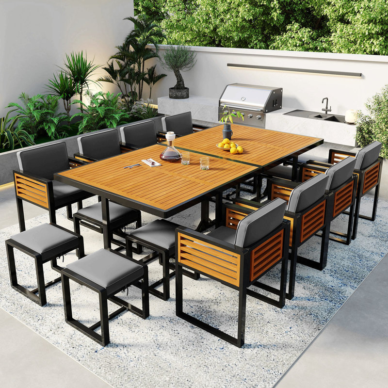 Ensemble repas d'extérieur carré pour 8 personnes avec coussins Dolena, Bois massif beige