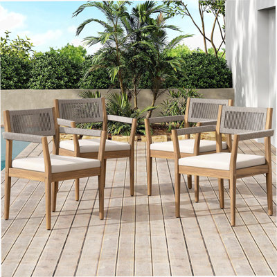 Ensemble de 4 chaises de salle à manger d'extérieur en bois d'acacia - aspect teck avec corde beige et coussins crème, accoudoirs - meubles de patio toutes saisons pour le jardin, la piscine et la cour