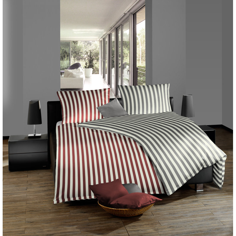 Riva 144 TC Reversible Duvet Cover Set, 155 x 220cm Duvet Cover + 1 Standard Pillowcase, Red