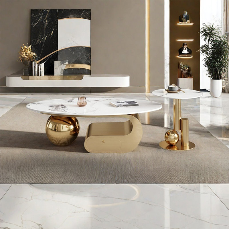 Table ovale légère et luxueuse, Doré