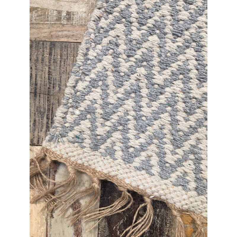 Eesa Chevron Cotton Hand Woven Area Rug, Rectangle 70 x 115cm