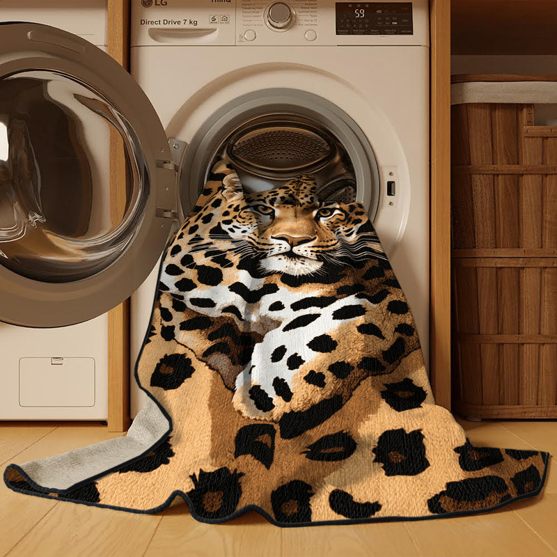 Washable Clouded Leopard Wildlife Area Rug, Rectangle 2' x 3'