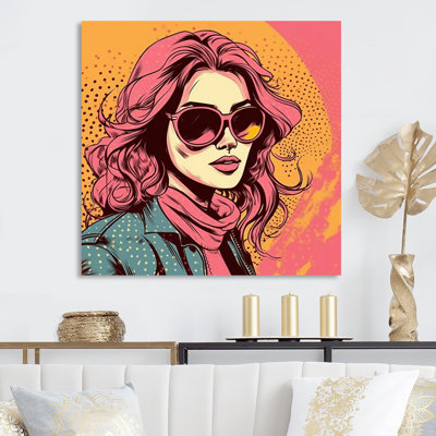 Portrait d'une femme pop rose des années 1950 II