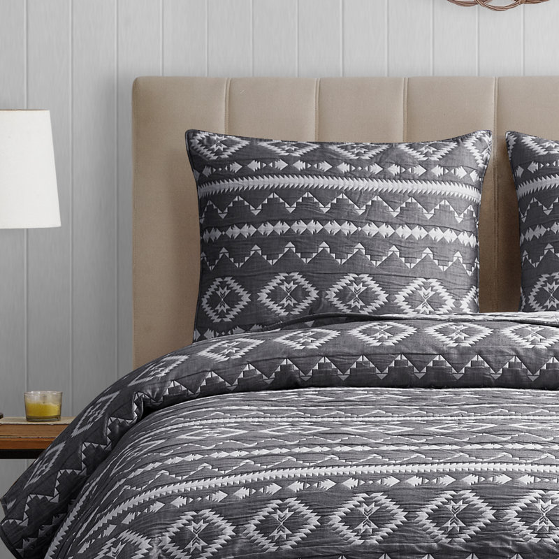  DESIGN STUDIO Desert Stripe Dark Grey Soft Matelasse Jacquard Cotton Blend Quilt Set, Queen Quilt + 2 Standard Shams