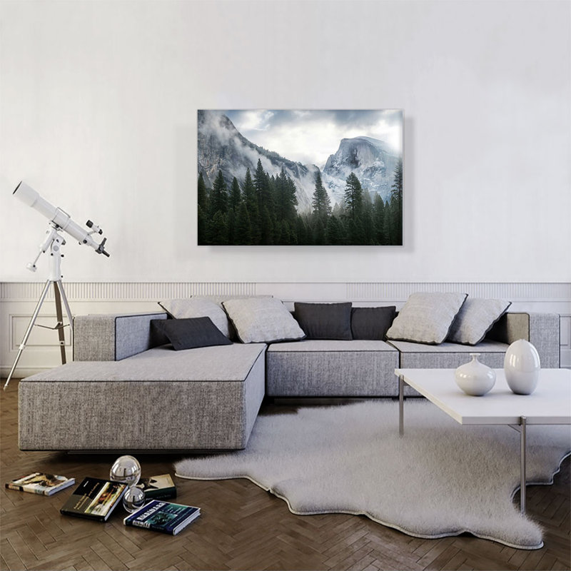 Foggy Forest Under Mountains - Reproduction de photo sur toile tendue, H 26 po x l 40 po x P 0,75 po