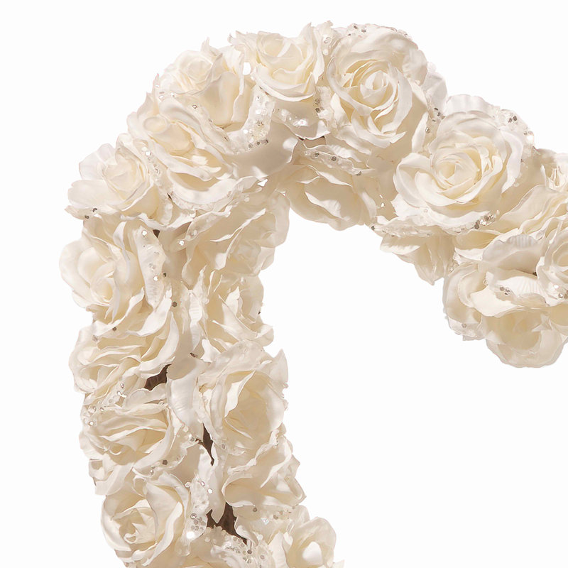 Couronne de cœur en roses blanches Kevelle 17 po