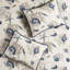 Courtepointe réversible en microfibre, très grand, bleu avec coquillage et coussins décoratifs plissés très grand corail