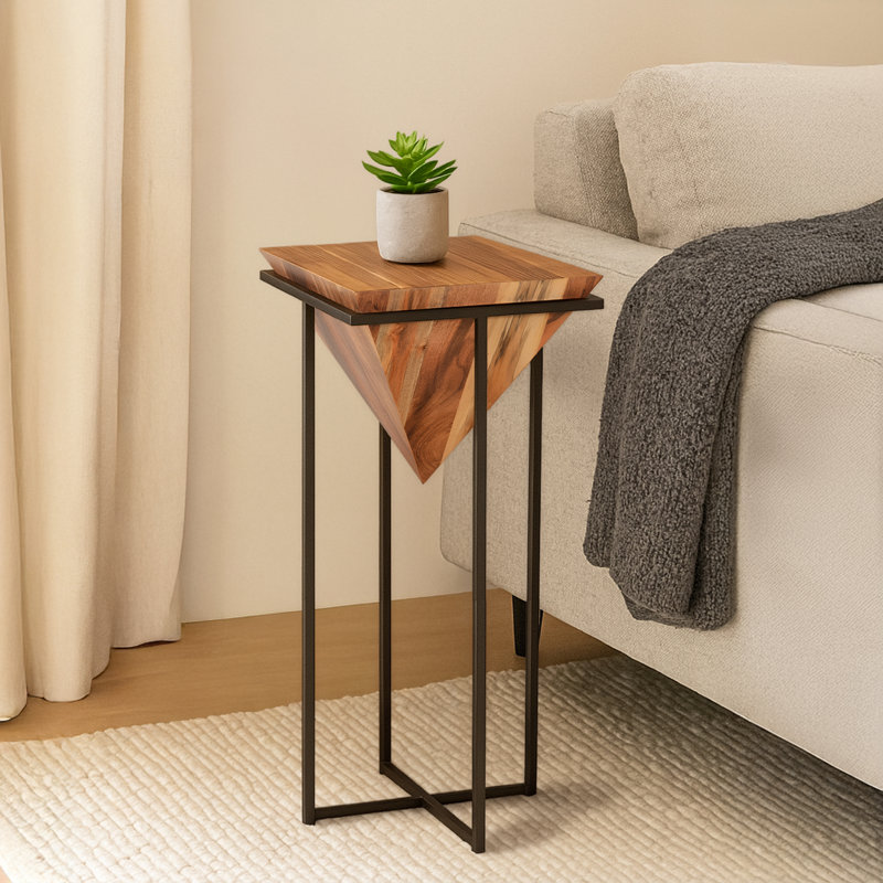 Table d'appoint Cherine Pyramid, H 30 po x l 15 po x P 15 po