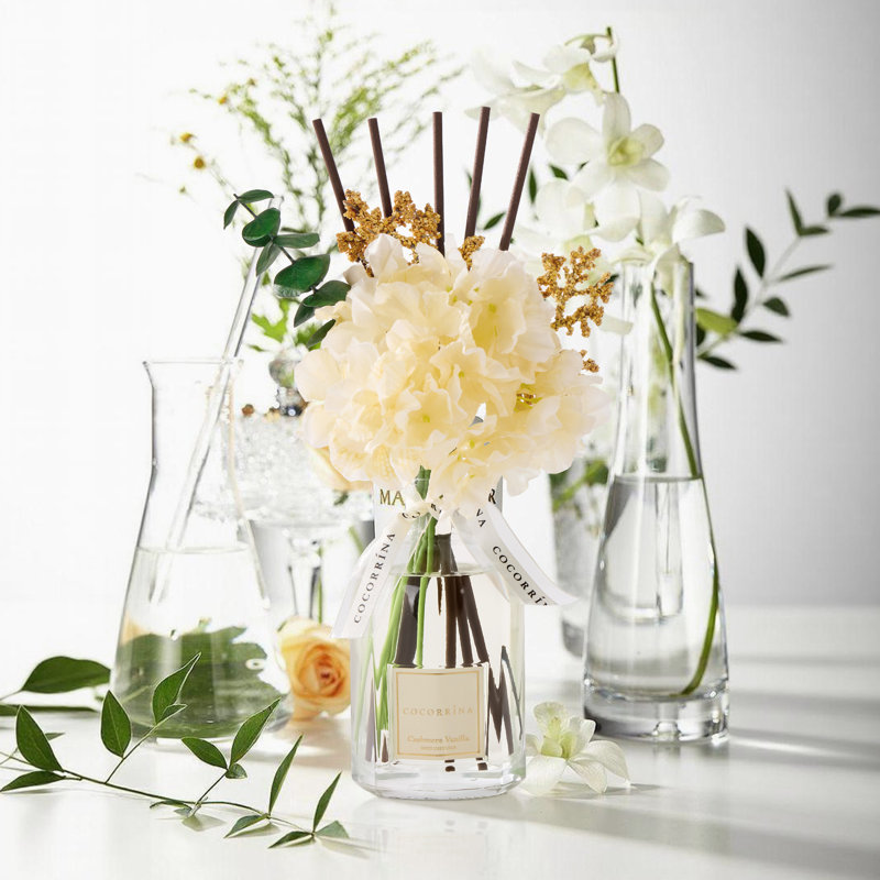 Diffuseur à bâtonnets Cashmere Vanilla Floral Basket Collection, 250 ml, parfum d'intérieur décoratif avec bâtonnets de roseau